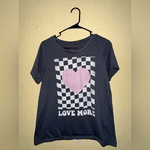 Casual Love More Tee with Heart Design XL